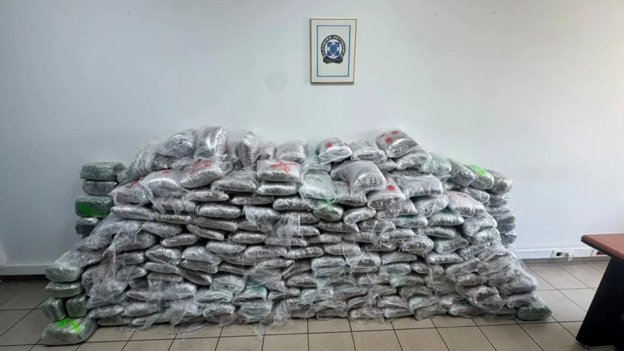 324 κιλά κάνναβης κρυμμένα σε φορτίο ανακύκλωσης – Η διεθνική εγκληματική οργάνωση