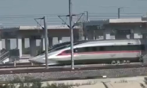 Κινεζικό τρένο «έπιασε» 800 χλμ./ώρα σε 5,3 δευτερόλεπτα και πλησίασε την ταχύτητα των αεροπλάνων! (βίντεο)