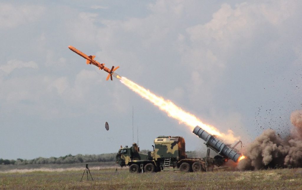Οι Ουκρανοί χτύπησαν με πυραύλους FP-5 Flamingo το ρωσικό Κέντρο Πυραύλων & Διαστήματος «JSC Progress»! (βίντεο)