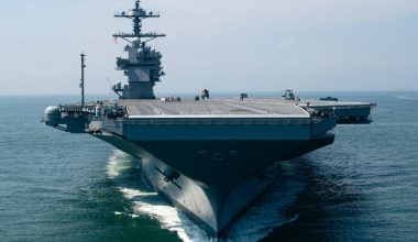 Ορόσημο για το Ναυτικό των ΗΠΑ: Το νέο πυρηνοκίνητο αεροπλανοφόρο USS  Kennedy ολοκλήρωσε τις δοκιμές αποδοχής