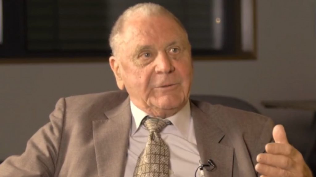 Dr.  Burkhardt: Ο θάνατος του Γερμανού καθηγητή λίγες ημέρες μετά την ομιλία του  για τα εμβόλια mRNA