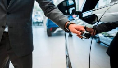 ΑΑΔΕ: Πρόστιμο 1,32 εκατ. ευρώ σε εταιρεία που νοίκιαζε 132 αυτοκίνητα σε ακινησία