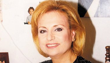 Σαν σήμερα: Η Βίκυ Μοσχολιού έφυγε από τη ζωή πριν από 21 χρόνια – Η σπουδαία διαδρομή και ο γάμος με τον Μ.Δομάζο