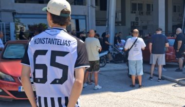 Πρωτοφανείς εικόνες στη Θεσσαλονίκη: Οπαδοί του ΠΑΟΚ έξω από τα γραφεία της ομάδας για την μεταγραφή Κωνσταντέλια!