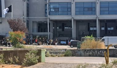 «Βράζει» η Τούμπα: Κατάληψη των γραφείων του ΠΑΟΚ από τους αγανακτισμένους οπαδούς – Σήκωσαν πανό! (φωτογραφίες)