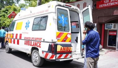 Τραγωδία στην Ινδία: Τουλάχιστον επτά νεκροί και 19 τραυματίες από ποδοπάτημα σε ινδουιστικό ναό (βίντεο)
