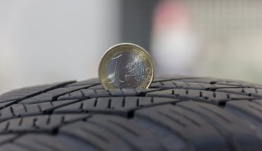 Το κόλπο με ένα απλό κέρμα που μπορεί να σου γλιτώσει χρήματα στο βενζινάδικο