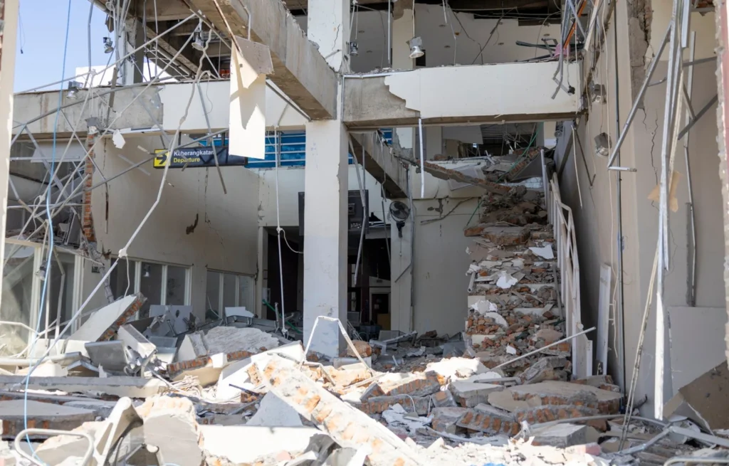 Νέα ισχυρή σεισμική δόνηση 5,9 Ρίχτερ στην Ινδονησία