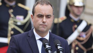 Βίντεο: Πυρόπληκτοι στο Λε Πορζ αποδοκίμασαν τον Γάλλο πρωθυπουργό – «Φύγε ανίκανε»