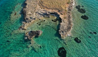 Μονεμβασιά: 7 «κρυμμένοι θησαυροί» στην περιοχή  – Από τις εξωτικές παραλίες μέχρι την αρχαία πόλη κάτω από το νερό