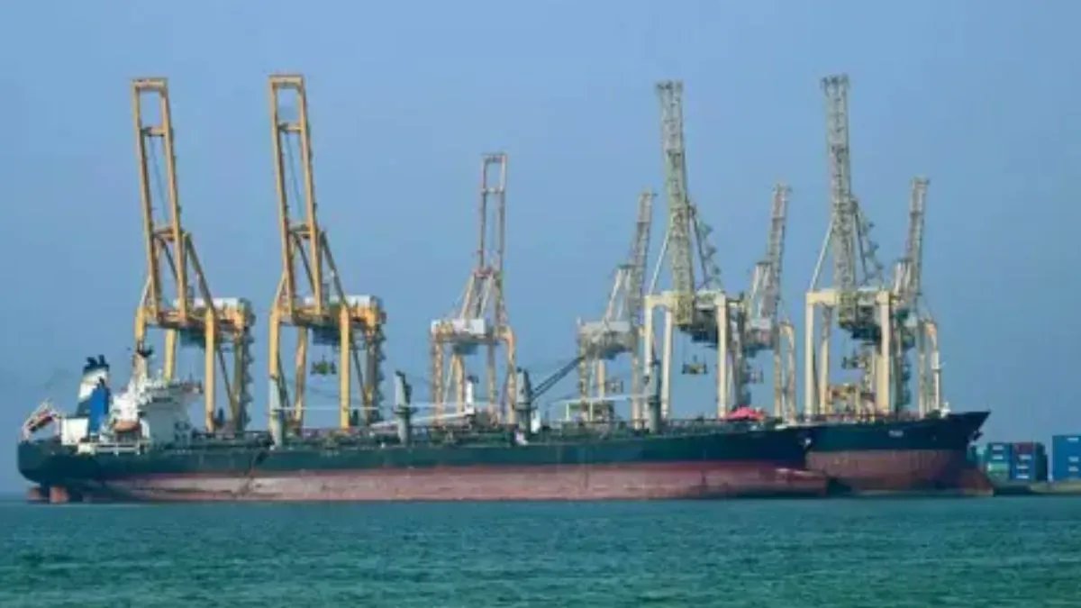 Το ιρανικό Ναυτικό κατέλαβε τάνκερ των ΗΑΕ κοντά στο νησί Κεσμ