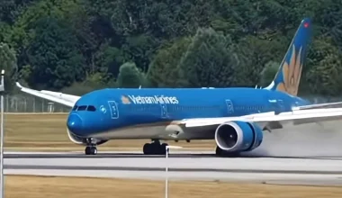 Βίντεο: Boeing 787 της Vietnam Airlines παρέμεινε για 2 ώρες στον αέρα λόγω τεχνικού προβλήματος