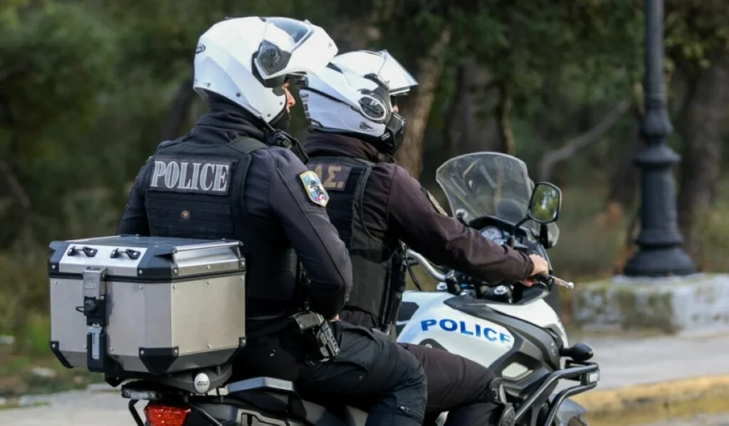 Κως: Συνελήφθη 19χρονος Βρετανός μετά από καταγγελία 16χρονης Ιρλανδής για προσβολή της γενετήσιας αξιοπρέπειάς της