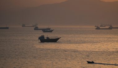 «Minoan Dignity»: Νεκρός ο Α΄ μηχανικός του ελληνόκτητου πλοίου μετά την επίθεση στα Στενά του Ορμούζ
