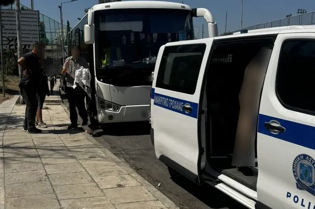 Ταυτοποιήθηκε η 48χρονη οδηγός λεωφορείου που έκανε παράνομη αναστροφή στην Αθηνών-Σουνίου