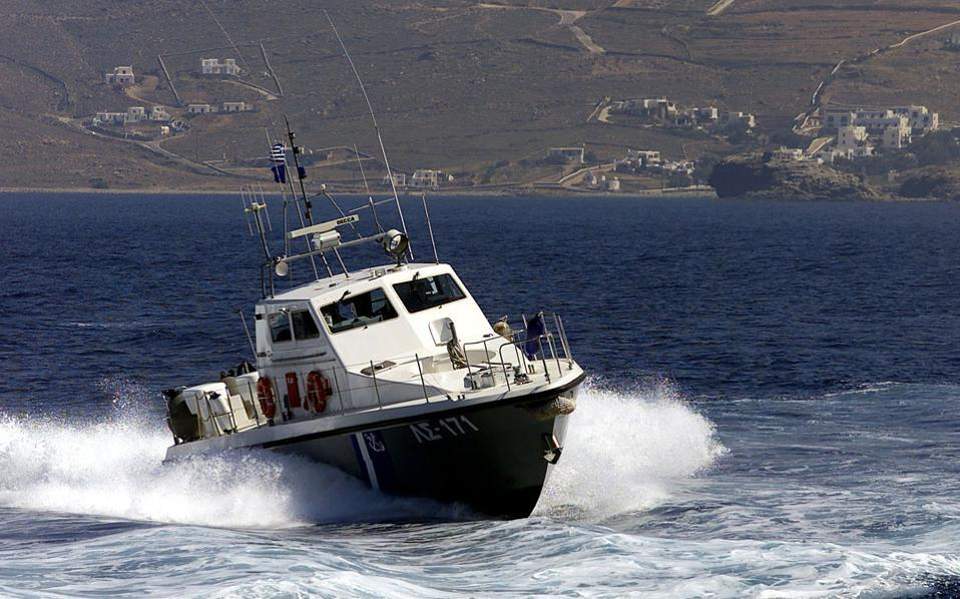 Λέσβος: Eρασιτεχνικό σκάφος βυθίστηκε στην περιοχή Πλωμάρι – Καλά στην υγεία τους οι πέντε επιβαίνοντες