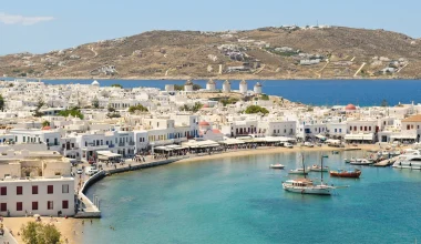 Ακίνητα από 1.000 ευρώ σε Μύκονο μέχρι και Νέο Κόσμο: Οι ηλεκτρονικοί πλειστηριασμοί της ΑΑΔΕ για το φθινόπωρο