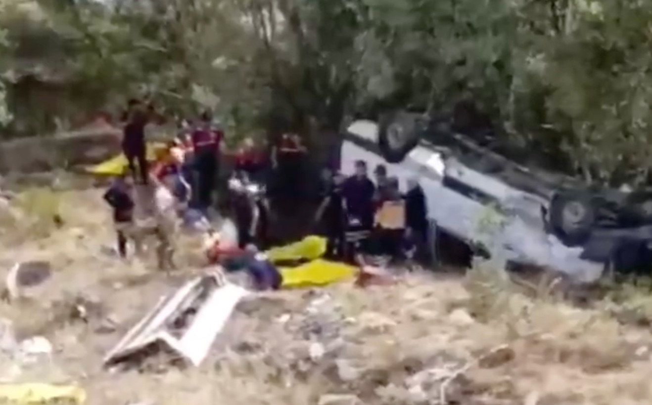 Τουρκία: Τέσσερις νεκροί και δέκα τραυματίες από πτώση μίνι λεωφορείου σε χαράδρα (βίντεο)