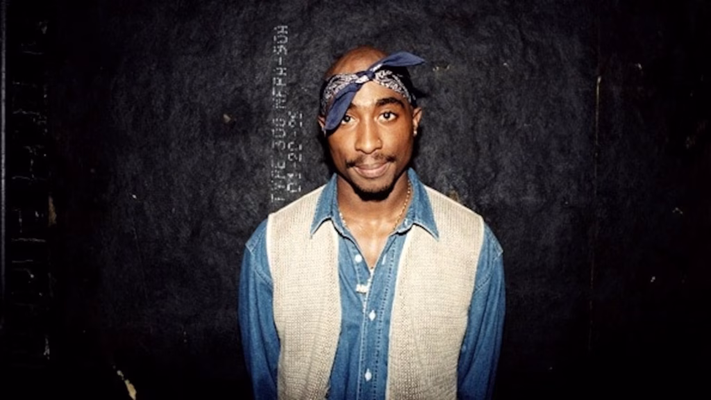 Tupac: 30 χρόνια μετά τη δολοφονία του ράπερ ξεκίνησε η δίκη του – Ποιος φέρεται να διέταξε τον θάνατό του (βίντεο)