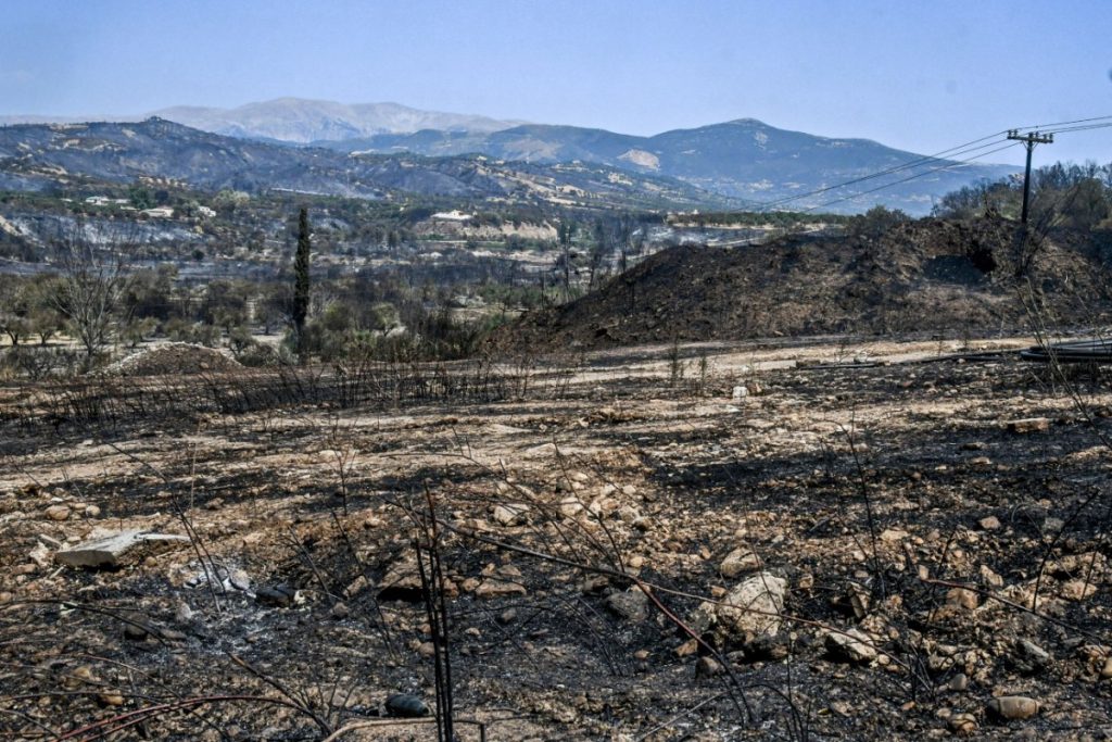 Άνω των 100.000 στρεμμάτων οι καμένες εκτάσεις στην Δυτική Αττική και την Βοιωτία