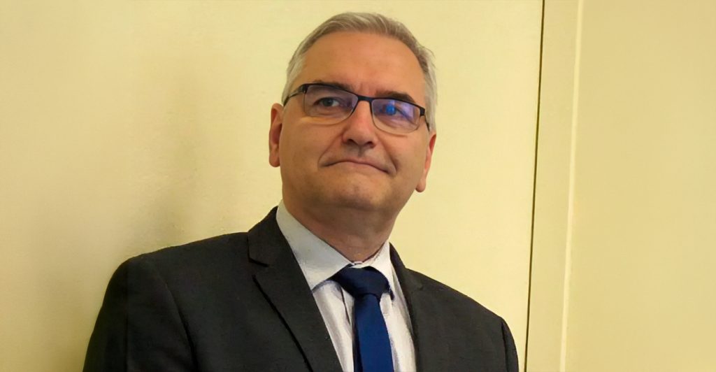 Σάλος στη γαλλική κυβέρνηση: Ο Κριστιάν Νεγκρ έδινε διουρητικά σε γυναίκες για να τα κάνουν πάνω τους! – «Χαίρομαι»