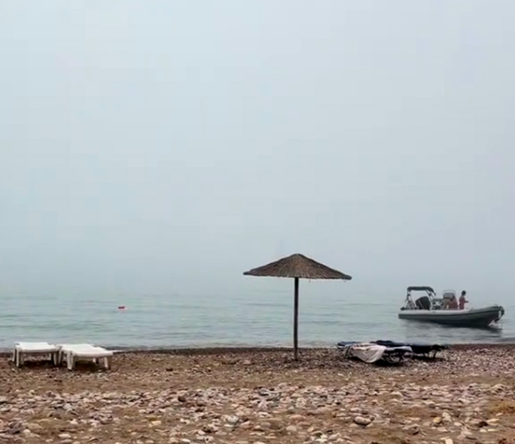 Πυκνή ομίχλη «έκρυψε» την Κίμωλο – Δείτε βίντεο
