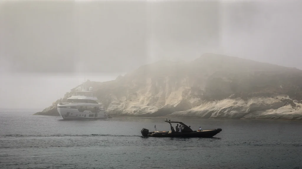 Sea smoke: Τι είναι το καιρικό φαινόμενο που εμφανίστηκε σε νησιά των Κυκλάδων