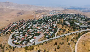 Βρετανία: Kαλεί το Ισραήλ να αναστείλει σχέδιο για την ανέγερση κατοικιών στη Δυτική Όχθη