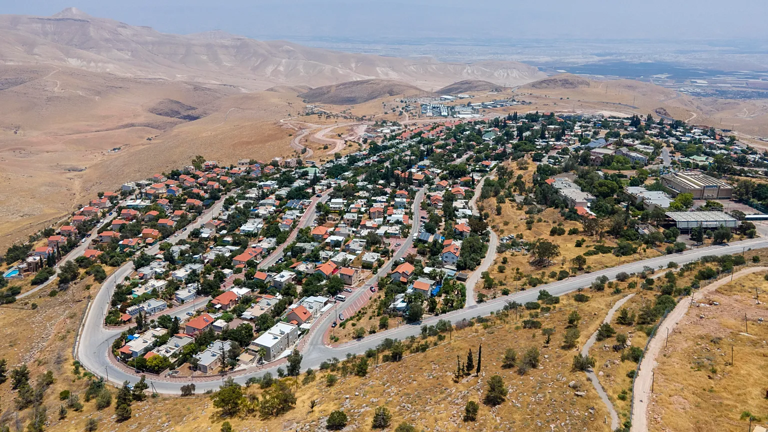 Βρετανία: Kαλεί το Ισραήλ να αναστείλει σχέδιο για την ανέγερση κατοικιών στη Δυτική Όχθη
