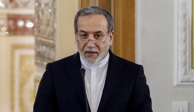 Η πρώτη αντίδραση της Τεχεράνης στα οικονομικά μέτρα που προανήγγειλε ο Ν.Τραμπ σε βάρος του Ιράν