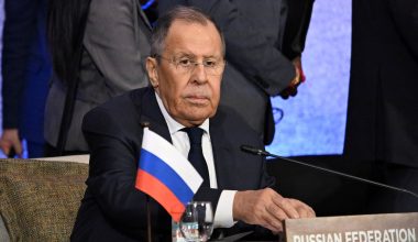 Ρωσική πρεσβεία: Το μήνυμα του Σ.Λαβρόφ για τον ρωσικό «σκιώδη» εμπορικό στόλο