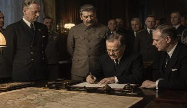 Η χειραψία που αιματοκύλησε την Ευρώπη: Η μυστική συμφωνία Χίτλερ & Στάλιν