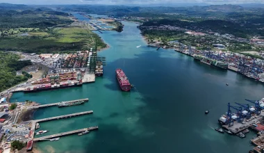 Στο «κόκκινο» η Διώρυγα του Παναμά: Το Ελ Νίνιο «άδειασε» τα νερά – Μειώνεται ο αριθμός των πλοίων που θα περνούν