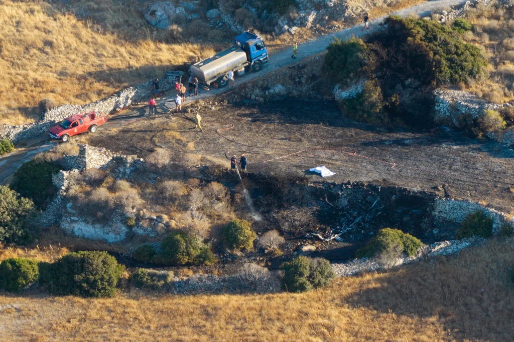 Συντριβή ελικοπτέρου στη Σίφνο: Στο μικροσκόπιο περιστατικό στην Πάρο – Όταν οι ιμάντες χτύπησαν το ελικόπτερο