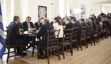 Υπουργικό Συμβούλιο τη Δευτέρα: Μειώσεις τιμών, σχολεία και «Ελλάδα 2.0» στην ατζέντα