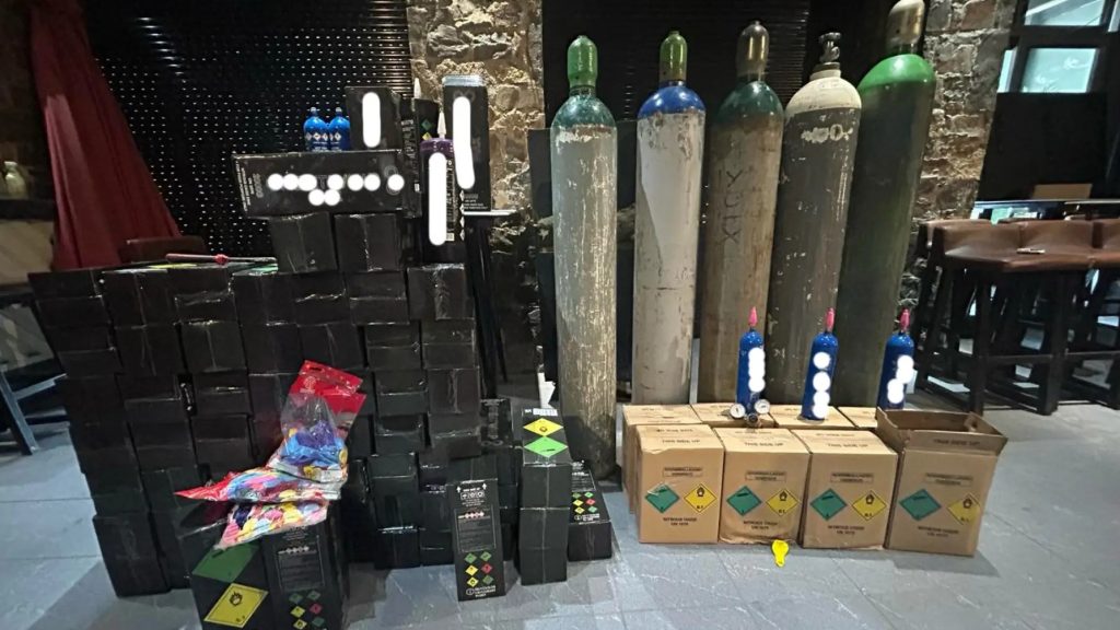 Ταυτοποιήθηκε και συνελήφθη 19χρονος για εμπρησμό στους Αγίους Αναργύρους – Αναζητείται ο συνεργός του