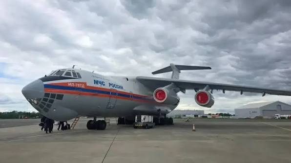 Ρωσικό Il-76 στη μάχη με τις τεράστιες πυρκαγιές στη Σερβία (βίντεο)