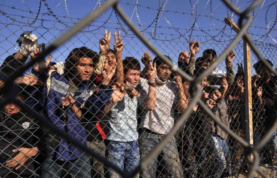 Κύμα διακίνησης παράνομων μεταναστών στον Έβρο – Συλλήψεις και εμβολισμός περιπολικού