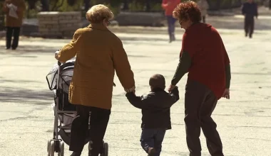 Η ανθρωπότητα κάνει όλο και λιγότερα παιδιά – Οι 219 από τις 236 χώρες καταγράφουν πτώση γεννήσεων