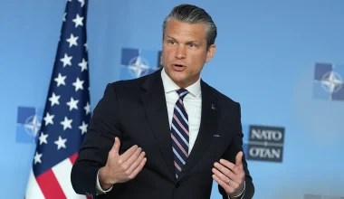 Πιτ Χέγκσεθ: «Δεν αποκλείουμε στρατιωτικά πλήγματα κατά του Ιράν στο Στενό του Ορμούζ»