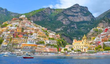 Μεγάλη φωτιά στην Amalfi Coast στην Ιταλία: Στις φλόγες ο δημοφιλής τουριστικός προορισμός πολλών Ελλήνων