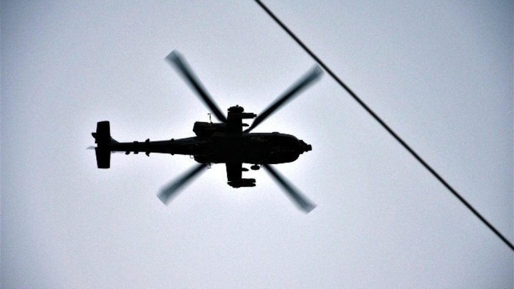 Αναγκαστική προσγείωση ελικοπτέρου στον Χάρακα Αττικής – Επικαλέστηκε μηχανική βλάβη ο πιλότος