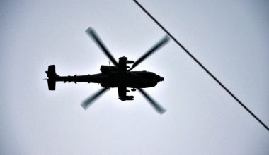 Αναγκαστική προσγείωση ελικοπτέρου στον Χάρακα Αττικής – Επικαλέστηκε μηχανική βλάβη ο πιλότος