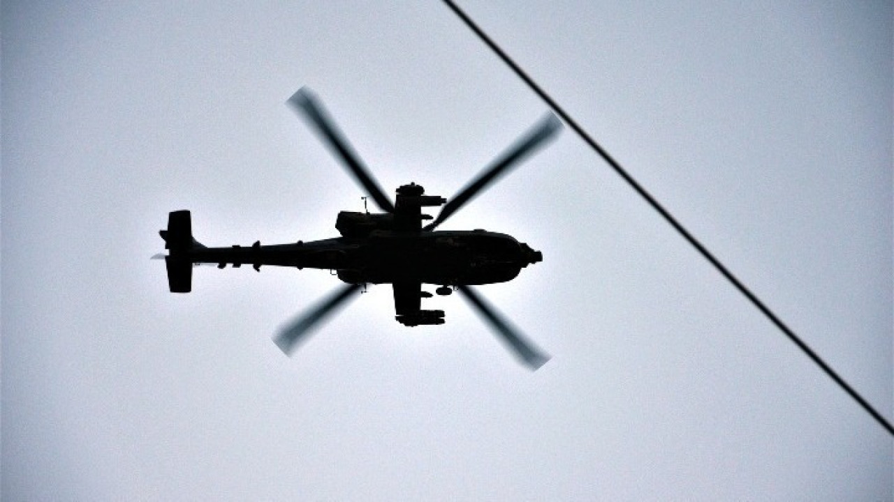 Αναγκαστική προσγείωση ελικοπτέρου στον Χάρακα Αττικής – Επικαλέστηκε μηχανική βλάβη ο πιλότος