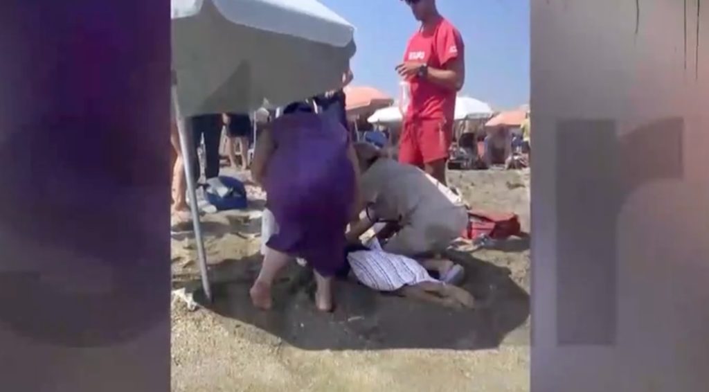 «Έκανα ΚΑΡΠΑ πάνω από 5 λεπτά και βάλαμε μάσκα οξυγόνου» – Ναυαγοσώστης περιγράφει πώς σώθηκε ο 7χρονος στη Λάρισα