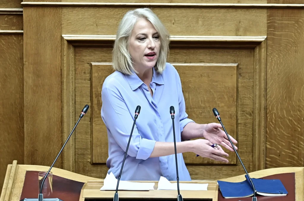 Η Ρένα Δούρου μπήκε στην εμμηνόπαυση και εξήγησε για ποιο λόγο μίλησε δημόσια για αυτό