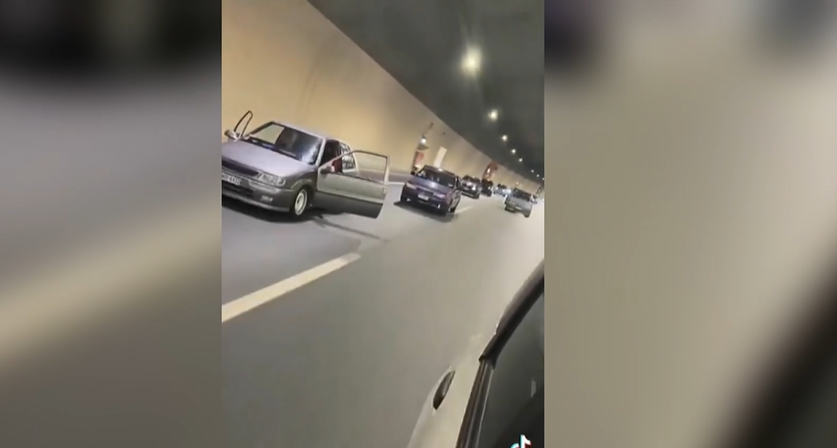 Εντοπίστηκε ο 21χρονος που οδηγούσε με ανοιχτές πόρτες και δυνατή μουσική στην Αθηνών-Κορίνθου