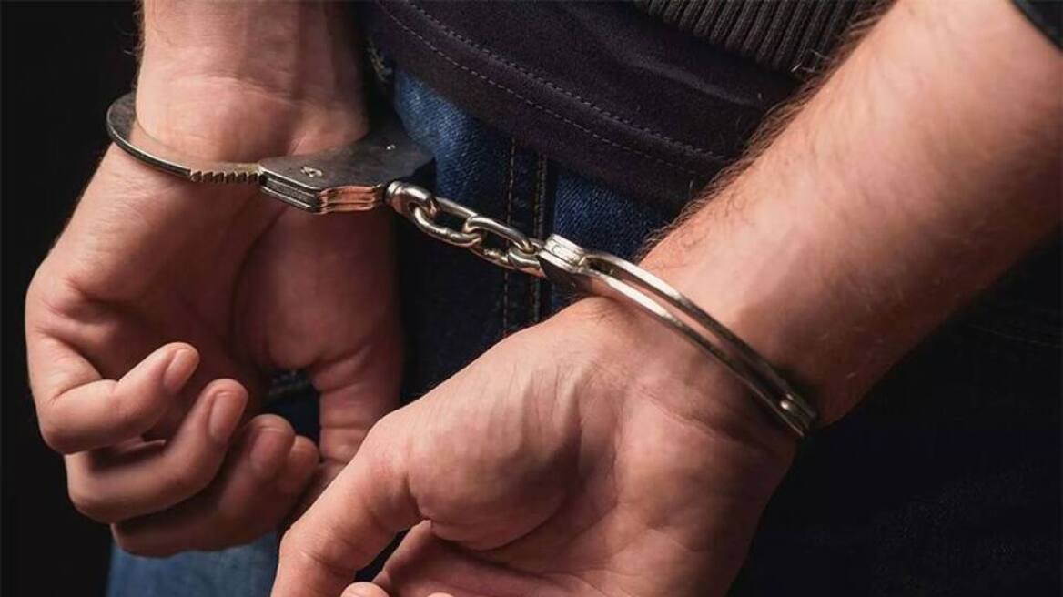 Κρήτη: Συνελήφθη 38χρονος Σέρβος που αναζητούνταν από την Interpol – Ερευνώνται οι επαφές του