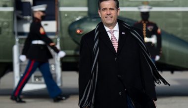 Μόσχα: Ο διευθυντής της CIA Τζον Ράτκλιφ φέρεται να είναι ο «μυστηριώδης» επιβάτης του αμερικανικού αεροσκάφους