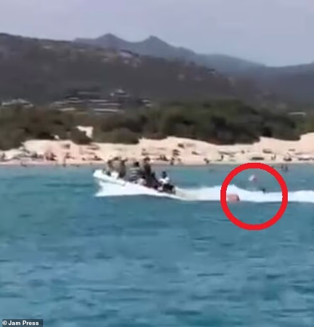 Σαρδηνία: Σε σοβαρή  κατάσταση 17χρονη κοπέλα που κτυπήθηκε από σκάφος με Αλγερινούς λαθρομετανάστες